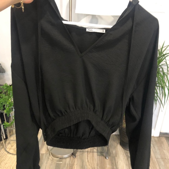** New without tags - Zara Cropped Black Hoody - Picture 1 of 2